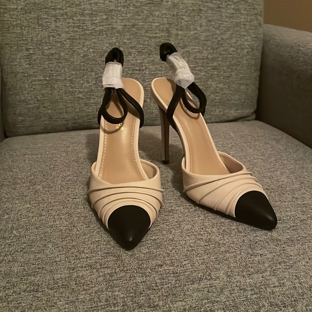 Brand New ShoeDazzle